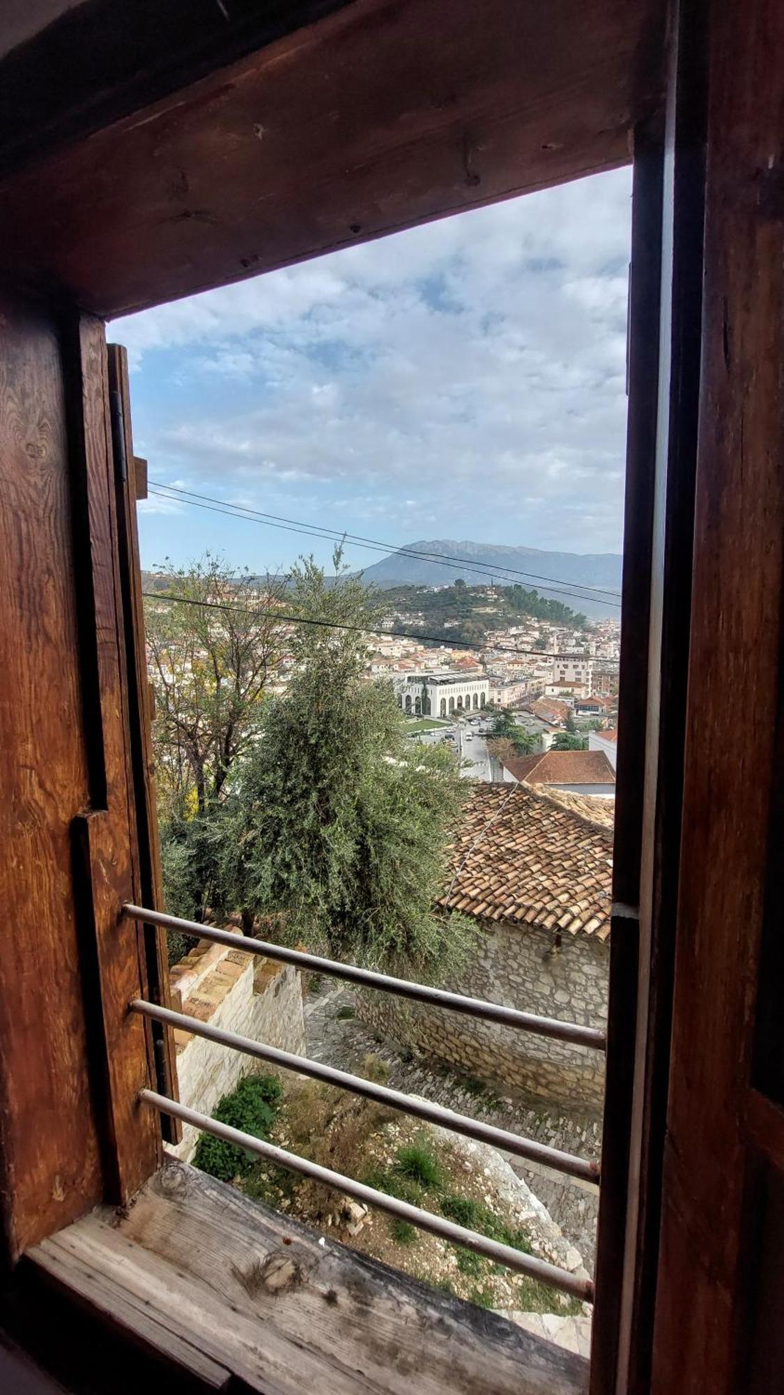 Old Town Hava Baci Hotel Berat Exterior photo