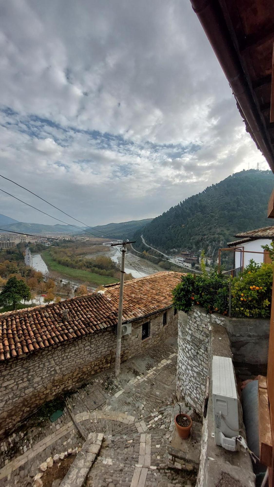 Old Town Hava Baci Hotel Berat Exterior photo