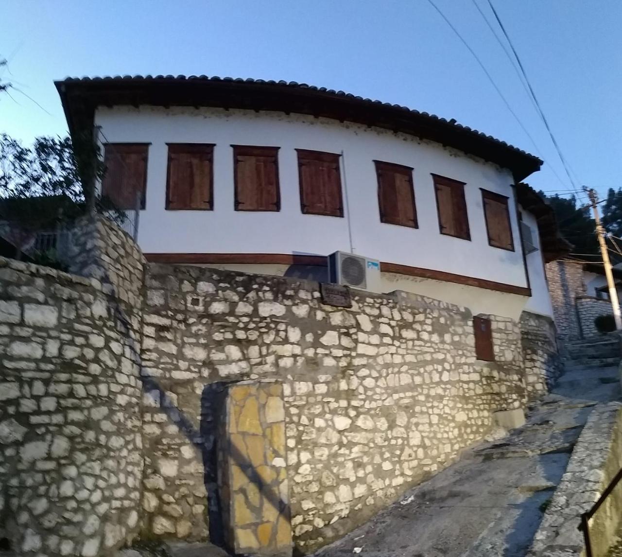 Old Town Hava Baci Hotel Berat Exterior photo